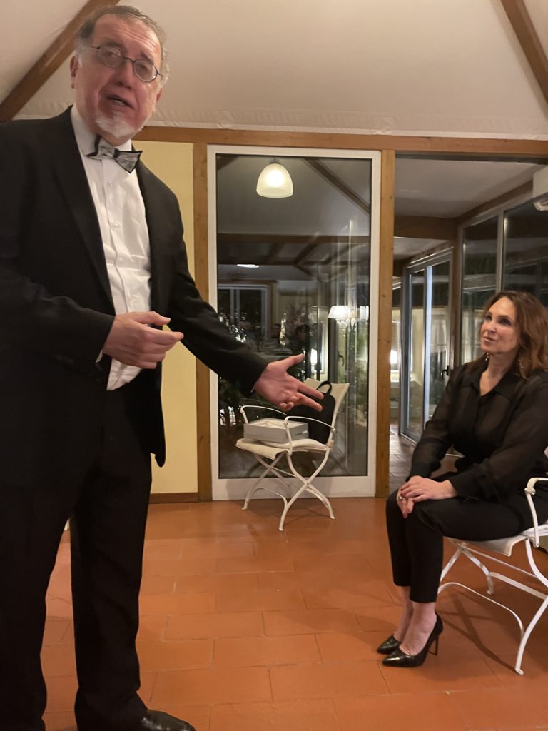 “Cena di Bon Ton e Galateo”, spettacolo in quattro “movimenti” col Maestro Alberto Presutti